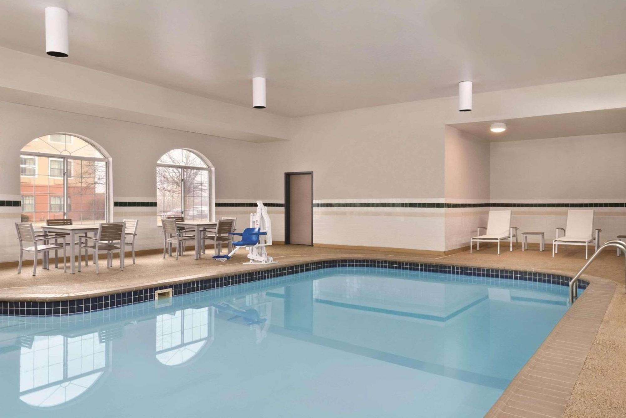 Country Inn & Suites By Radisson, Merrillville, In Bagian luar foto